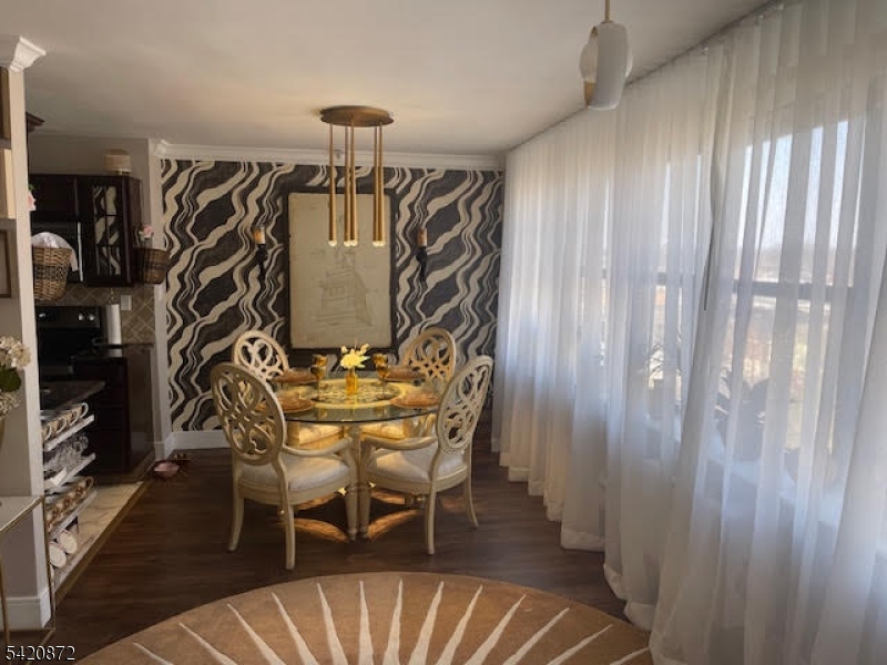 Elmora - Residential