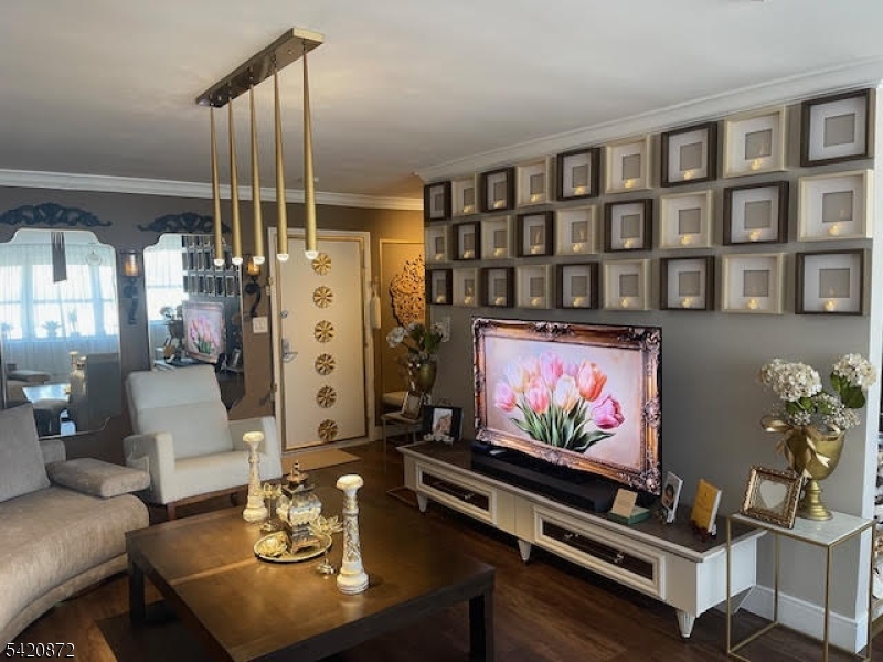 Elmora - Residential