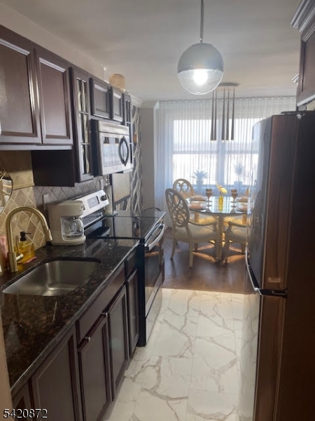 Elmora - Residential