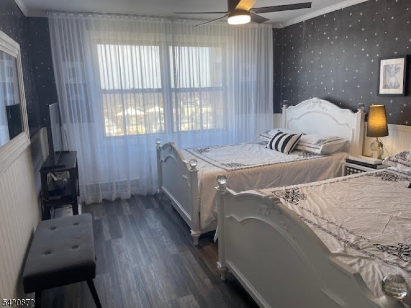 Elmora - Residential