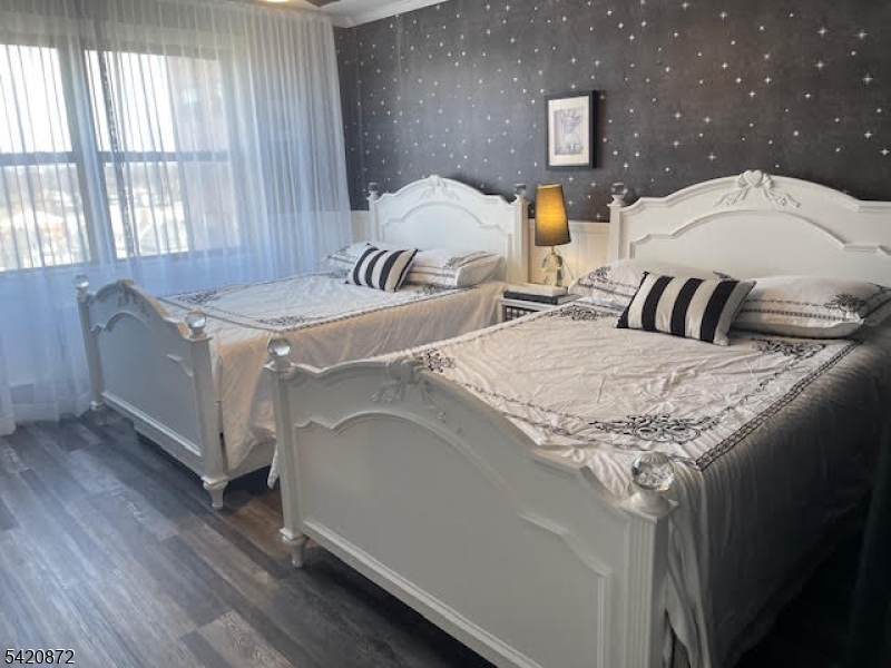 Elmora - Residential