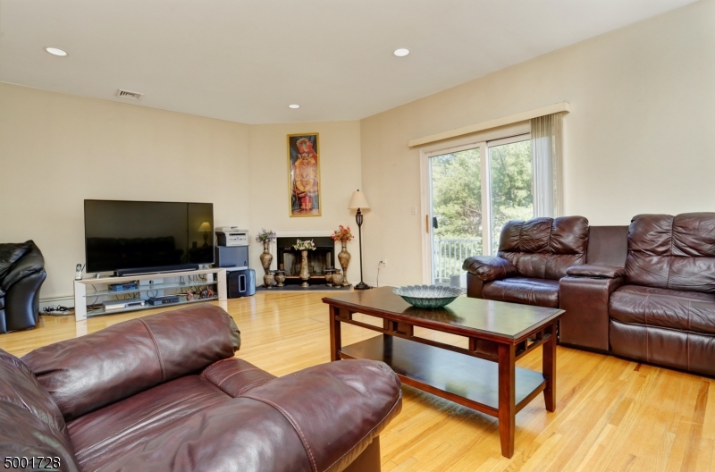 Glenmont Commons - Residential Lease