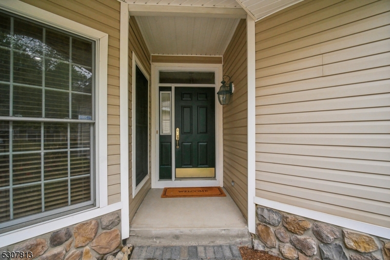 Photo 3 of 32 of 20 Winged Foot Dr townhome