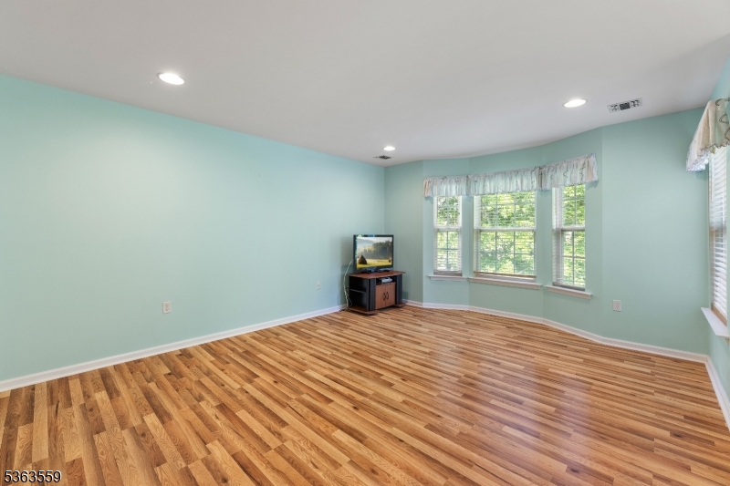 Birch Glen Condos - Residential