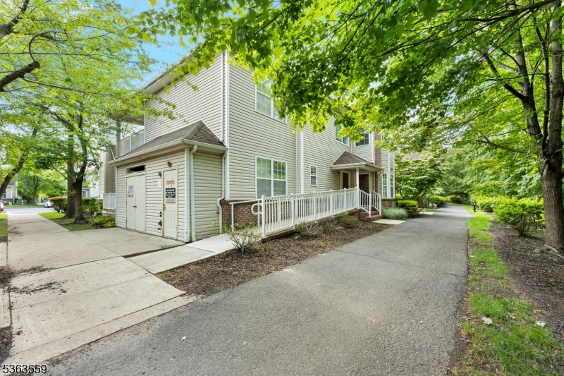 Birch Glen Condos - Residential