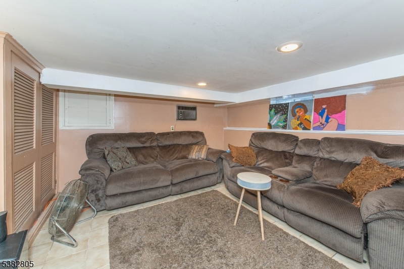 Tuxedo Park - Residential