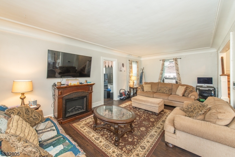 Tuxedo Park - Residential