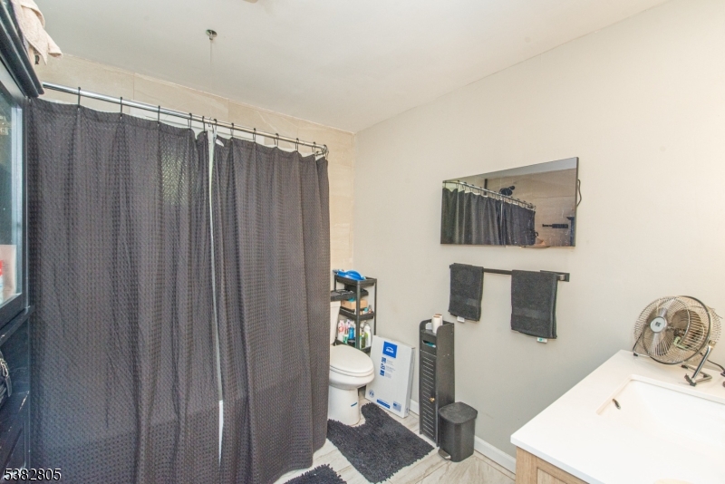 Tuxedo Park - Residential