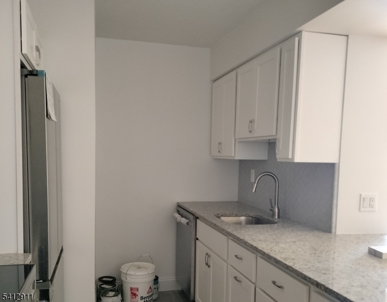 Harrison Park Towers - Residential Lease