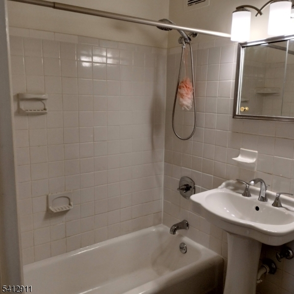 Harrison Park Towers - Residential Lease