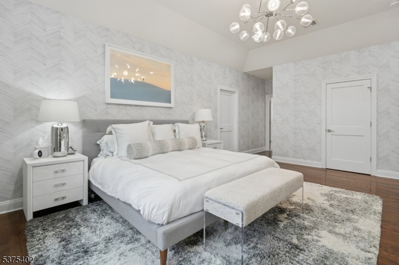 COLLINS - Residential