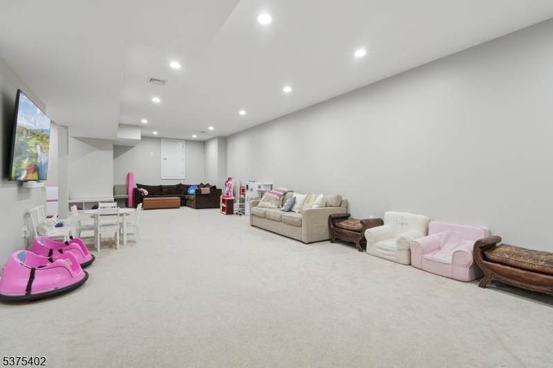 COLLINS - Residential