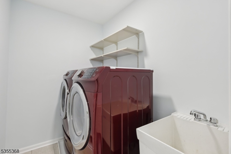 Bridgewater Twp., New Jersey 08807, United States, 3 Bedrooms Bedrooms, ,3 BathroomsBathrooms,Residential,Active,218051