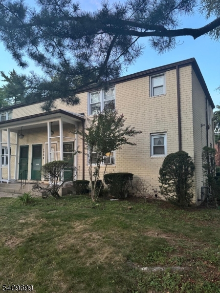 Woods End Condominiums - Residential