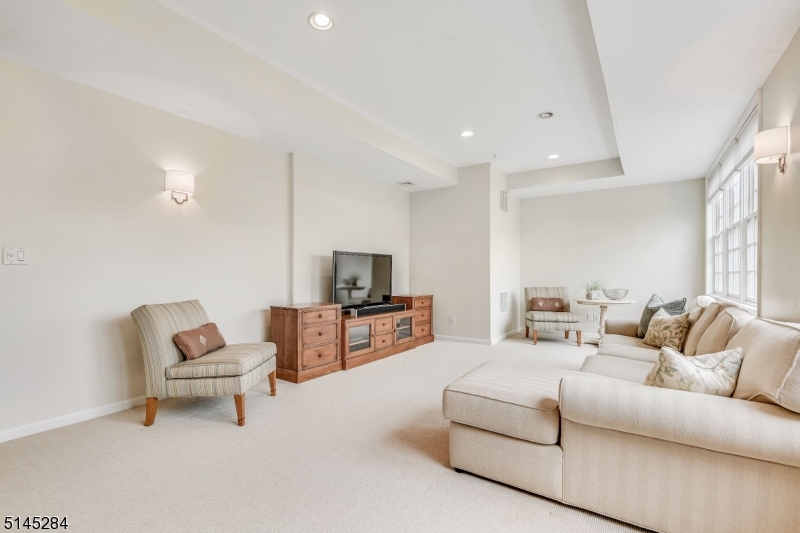 Upper Washington - Residential