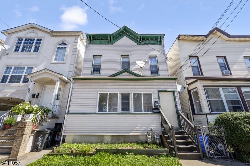 Photo 1 of 24 — 629 Magnolia Ave, Elizabeth City, NJ 07206