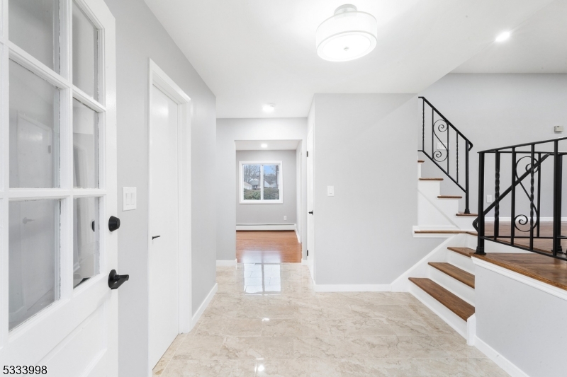 25 Sandalwood Dr