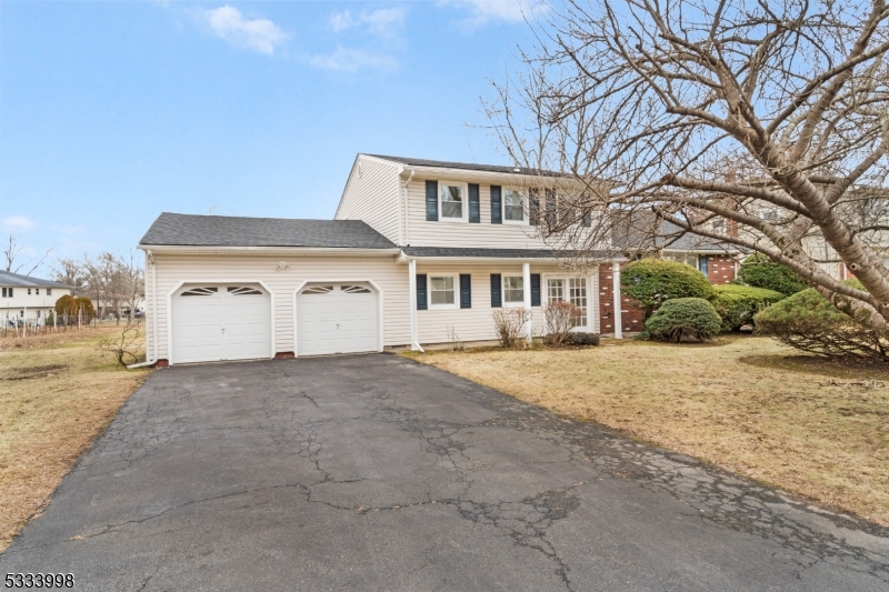25 Sandalwood Dr