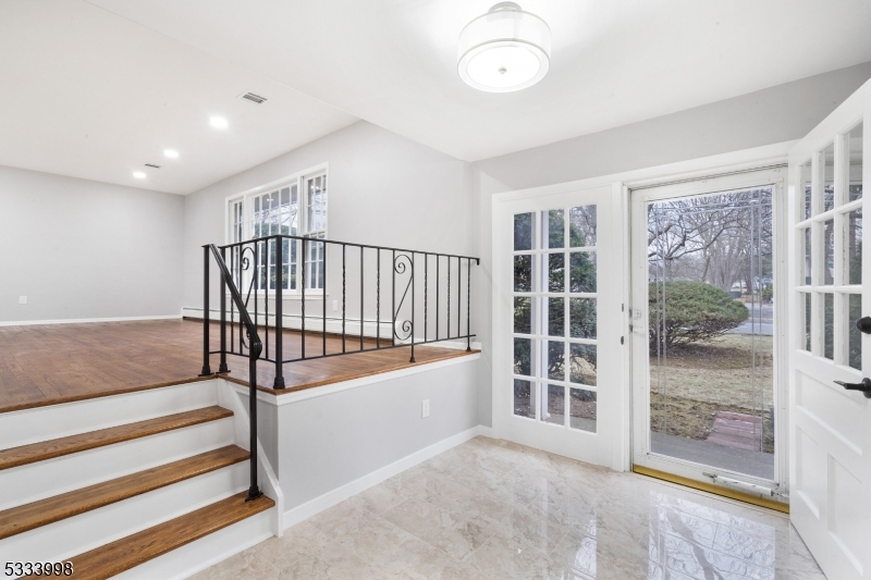 25 Sandalwood Dr