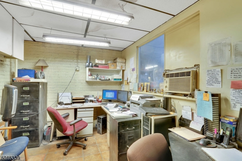 Forrest Hills - Commercial Sale