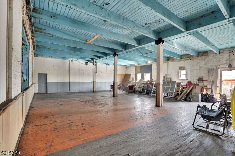 Forrest Hills - Commercial Sale