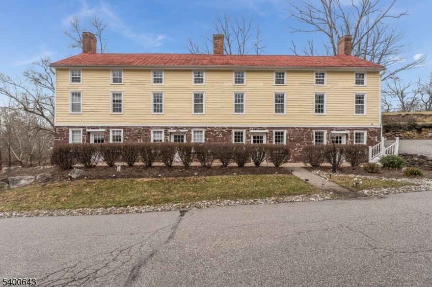 Fireplaces do not work.    Fire in photos is virtual