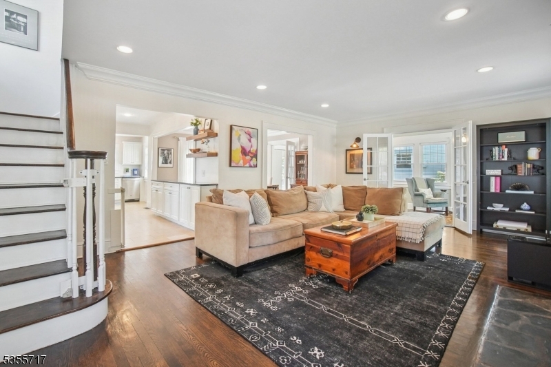 425 Elmwood Ave