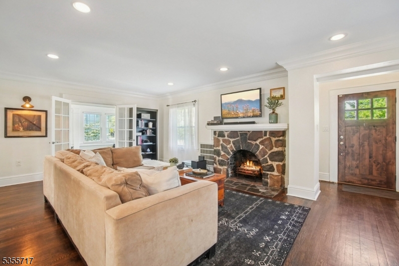 425 Elmwood Ave
