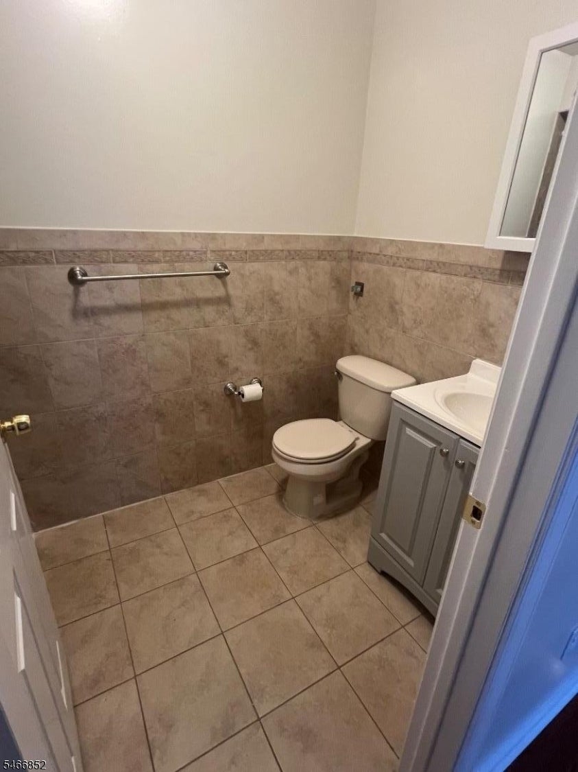 75 Littleton Ave - Photo 4
