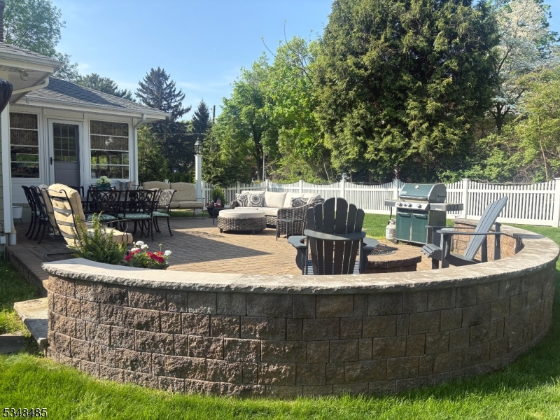 7 Crestview Ave