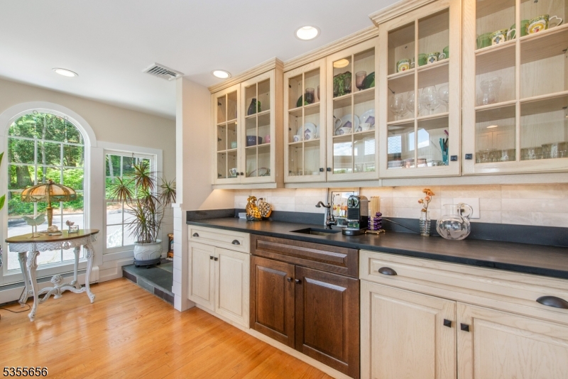 40 Hemlock Ave