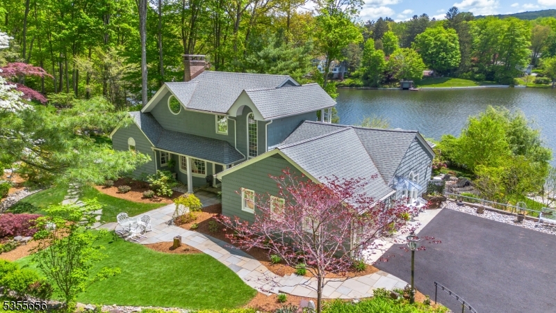 40 Hemlock Ave