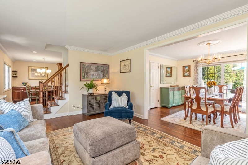 New Providence Boro, New Jersey 07974, United States, 3 Bedrooms Bedrooms, ,2 BathroomsBathrooms,Residential,Pending,214070