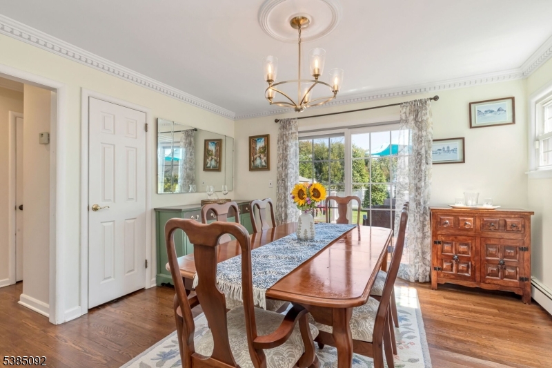 New Providence Boro, New Jersey 07974, United States, 3 Bedrooms Bedrooms, ,2 BathroomsBathrooms,Residential,Pending,214070