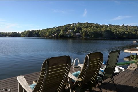 193 Lakeview Ave, Ringwood Boro, NJ 07456 - #: 3947736