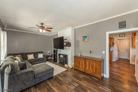 MLS: 4044900