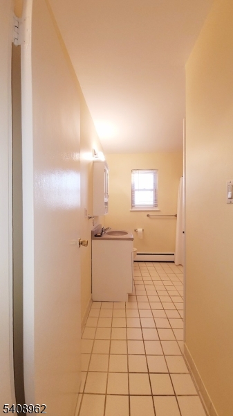 Rierview Houses In Edison - Residential