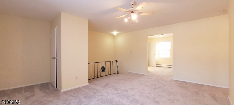 Rierview Houses In Edison - Residential