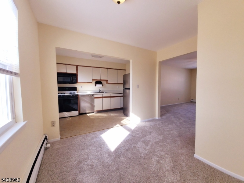 Rierview Houses In Edison - Residential