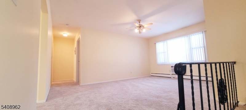 Rierview Houses In Edison - Residential