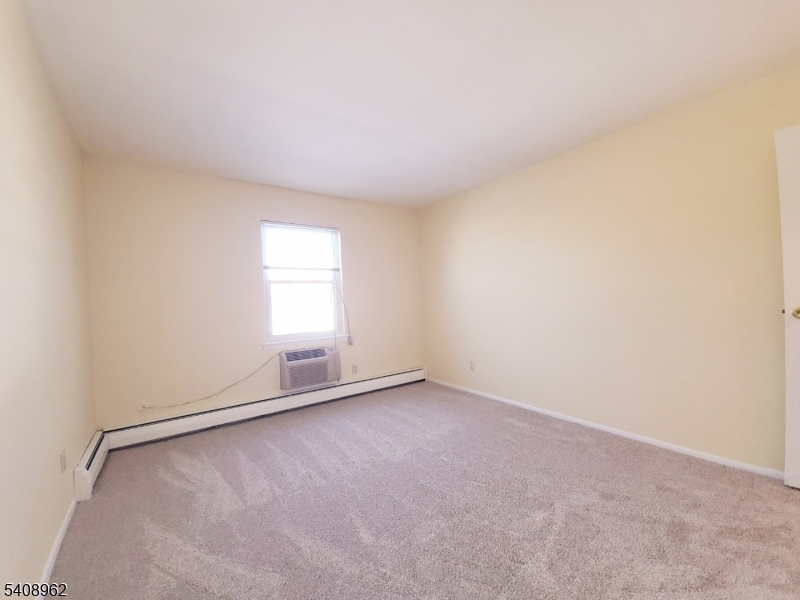 Rierview Houses In Edison - Residential