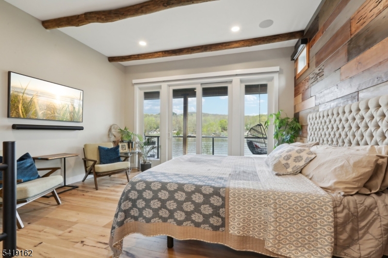 Cupsaw Lake - Residential