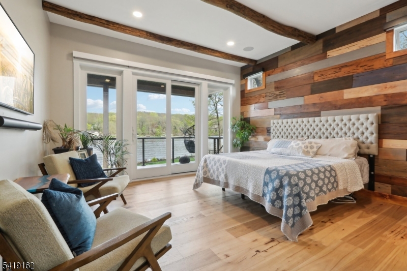 Cupsaw Lake - Residential