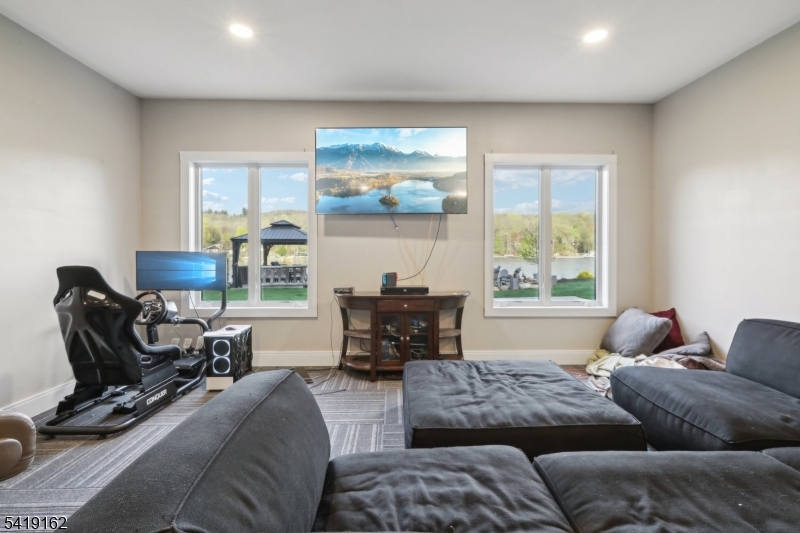 Cupsaw Lake - Residential