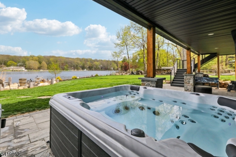 Cupsaw Lake - Residential