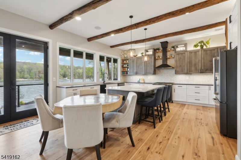 Cupsaw Lake - Residential