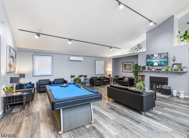 Mountain Club - Residential Lease