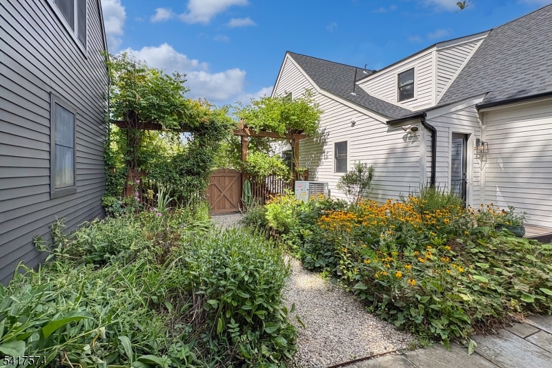 Mountainville Village - Residential