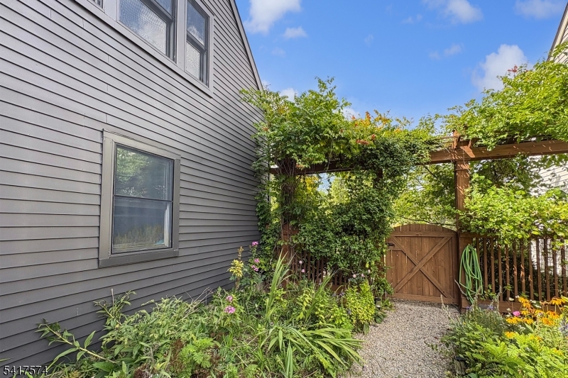 Mountainville Village - Residential