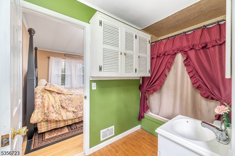 Vernon Twp., New Jersey 07461, United States, 3 Bedrooms Bedrooms, ,1 BathroomBathrooms,Residential,Coming Soon,168606